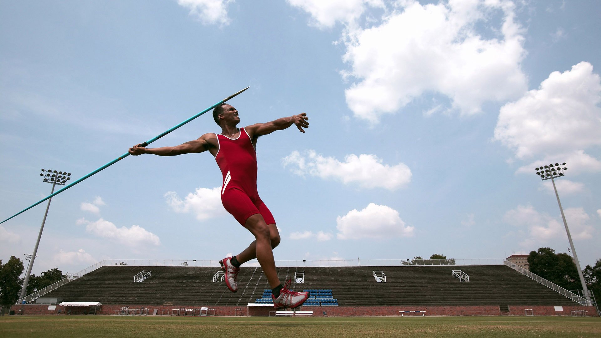 后程冲刺爆发力显著增强，后程发力成语