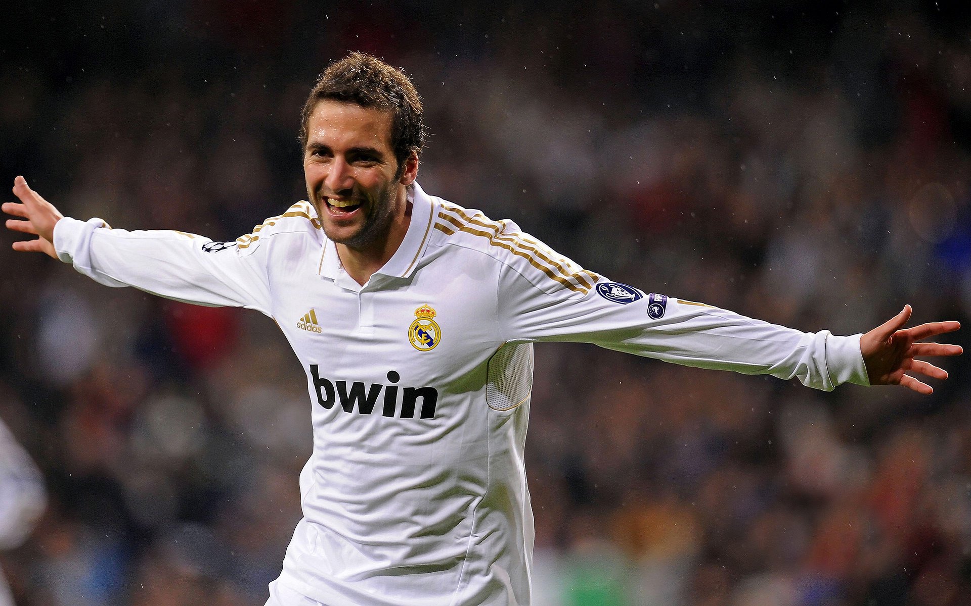 李冰洁200自全程分析:节奏与抗压能力兼备,李冰洁赛后采访